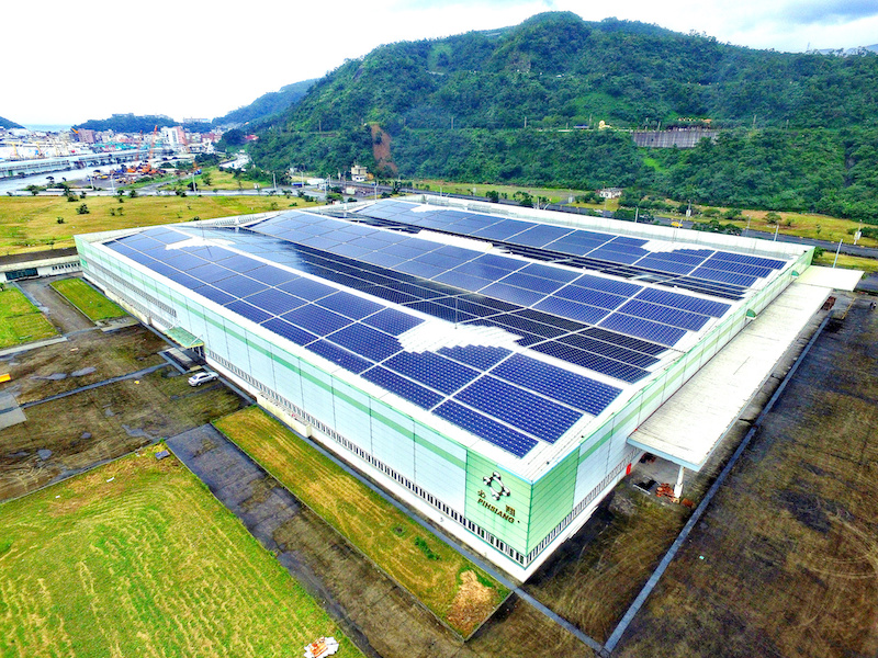 永鑫能源打造蘇澳必翔屋頂型太陽能電廠 為亞洲最大First Solar薄膜太陽能板電廠 (照片提供:永鑫能源)